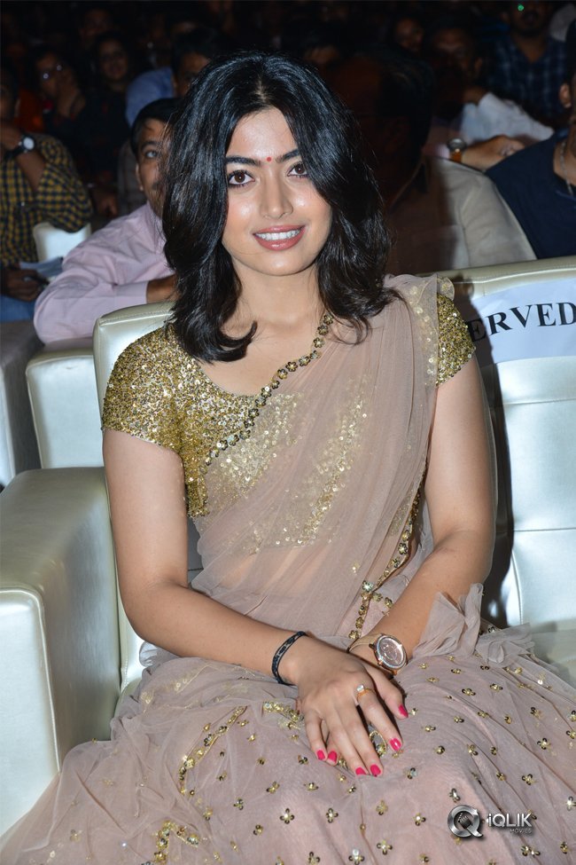 Rashmika-Mandanna-at-Geetha-Govindam-Pre-Release-Event